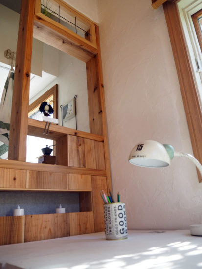 カッターで切れる板