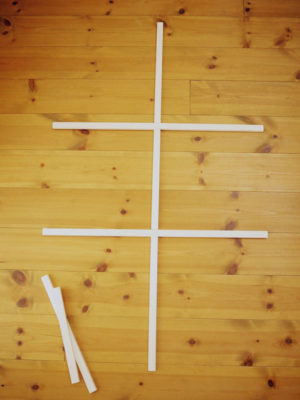 角材で格子を作る