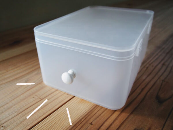 100均プラスチックケースに取っ手をつける