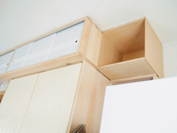 食器棚の上・収納棚DIY