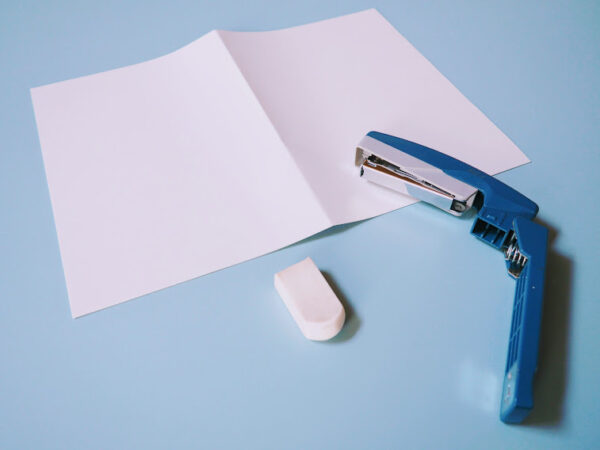 普通のホッチキスで作る中綴じノート
