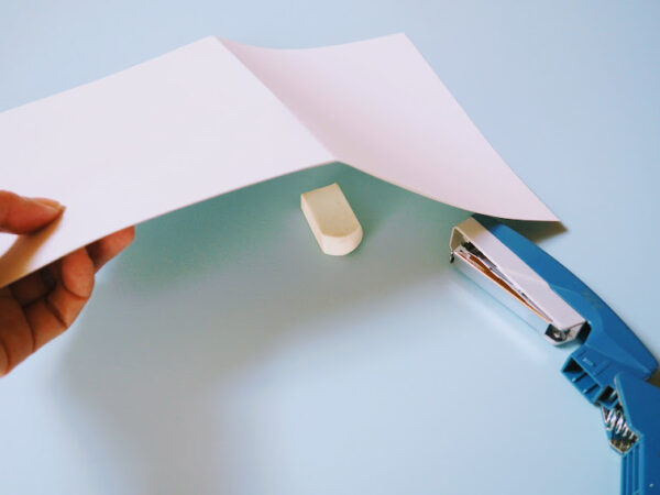 普通のホッチキスで作る中綴じノート