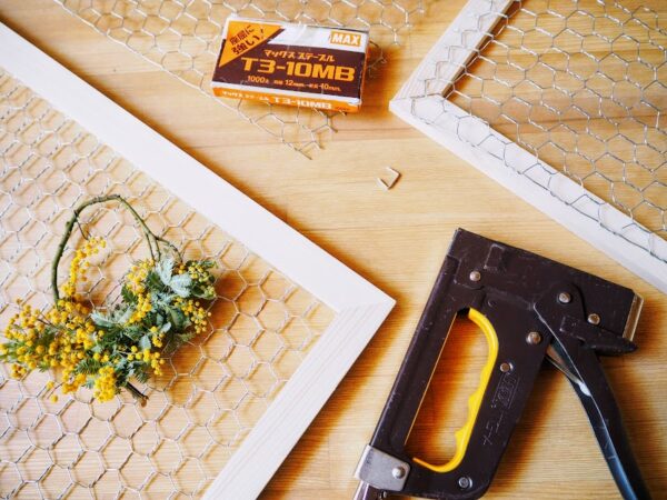 座面張り替えに使うタッカー