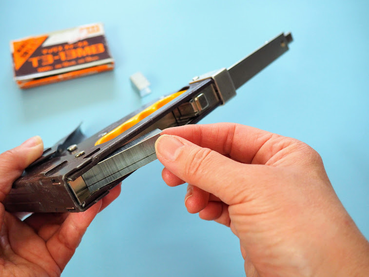 ガンタッカ（MAX TG-A) 針の入れ方 - スプンク