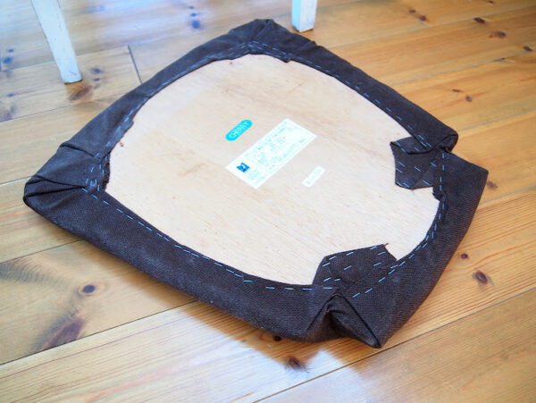 座面張り替えに使うタッカー