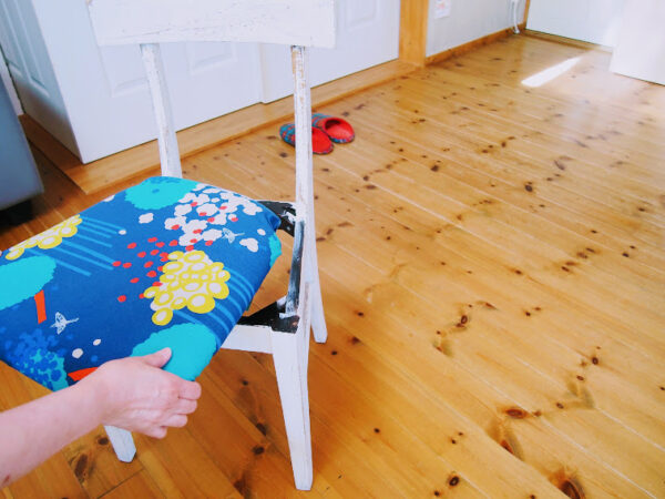 座面張り替えに使うタッカー