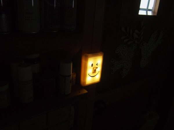 コンセントの無い場所にライト