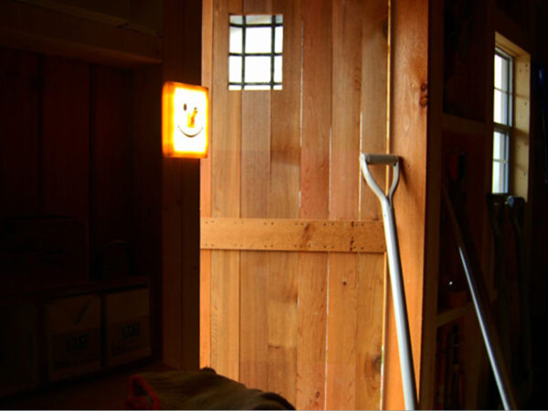 コンセントの無い場所にライト