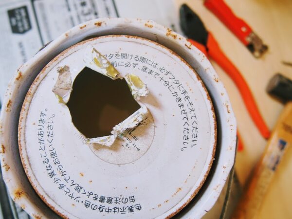 ペンキの蓋が開かない