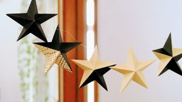 折り紙で星を作る