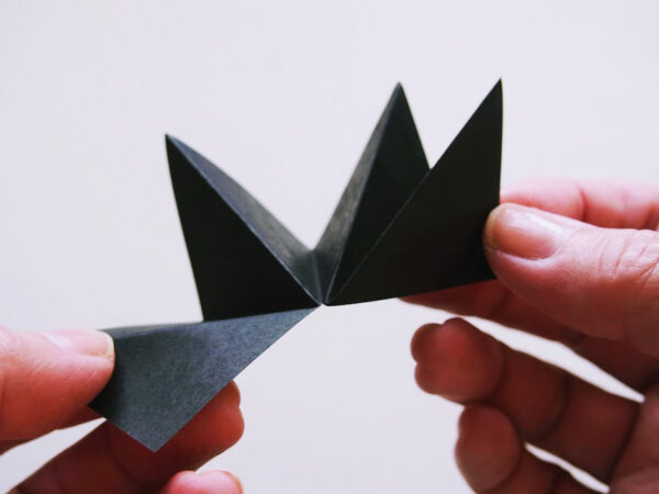 折り紙で星を作る