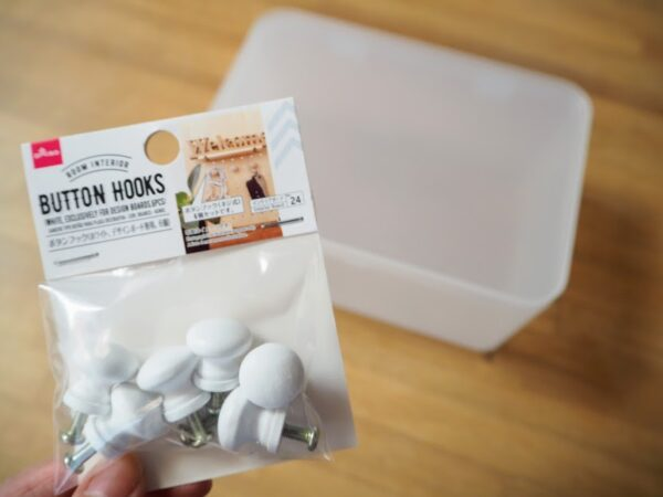 100均有孔ボードのサイズは？