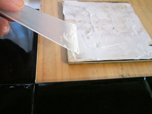 目地無しでタイル貼り