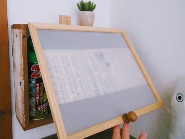 100均DIY～プラダンで収納棚