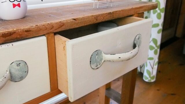 引出しの底板は溝を掘らずにつければ簡単