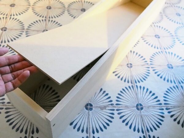 引出しの底板は溝を掘らずにつければ簡単