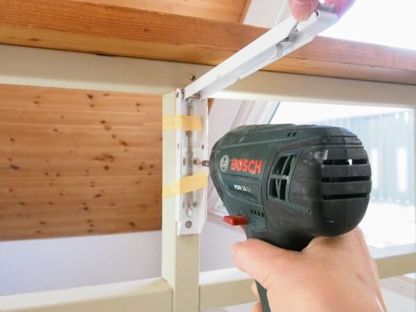 壁付おりたたみテーブルの取り付け方