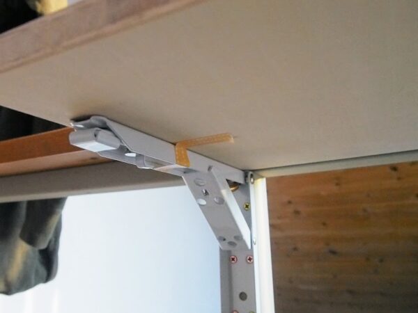 壁付おりたたみテーブルの取り付け方