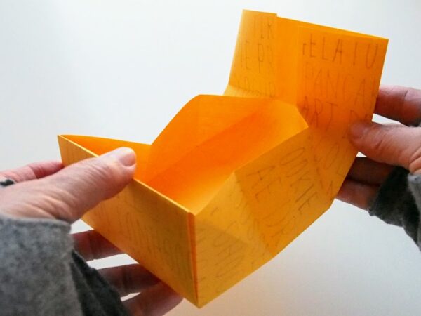 A4用紙を使った箱の作り方