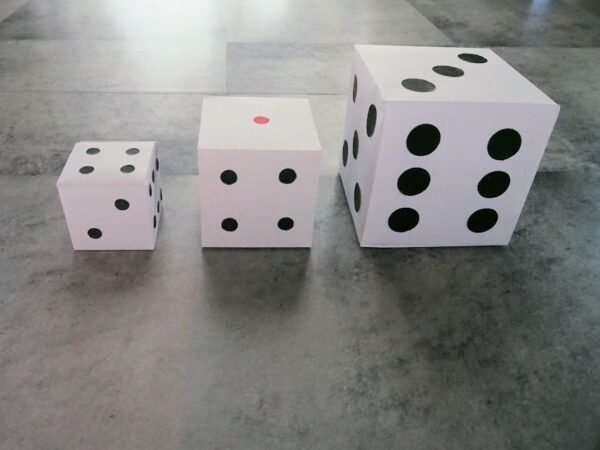 A4用紙を使ったサイコロの作り方