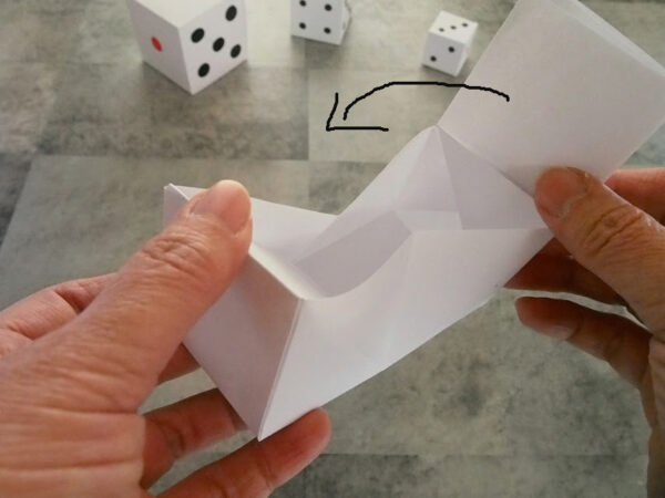 A4用紙を使ったサイコロの作り方