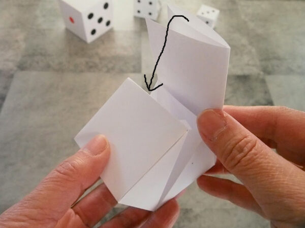 A4用紙を使ったサイコロの作り方