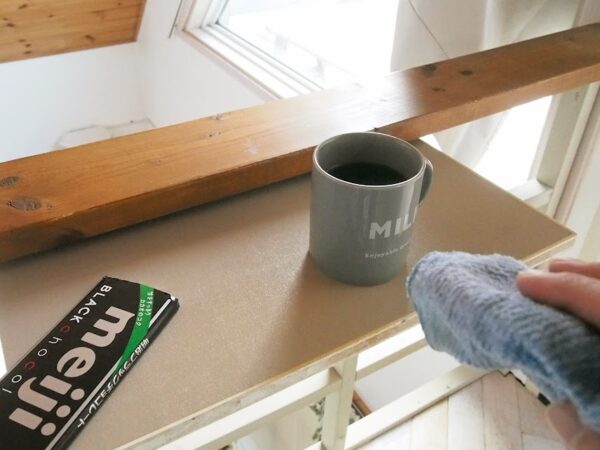 100均セリアのリメイクシートは水拭きできる？