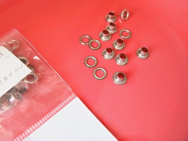 100均にハトメが無い