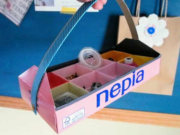 ティッシュの空き箱工作～仕切り付きトレーを作ってみた