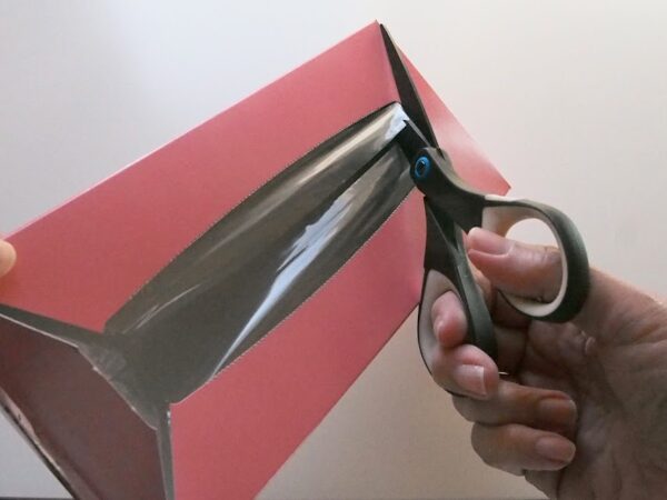 ティッシュの空き箱工作～仕切り付きトレーを作ってみた