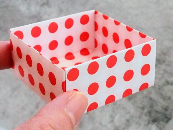 ティッシュの空き箱工作