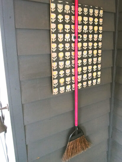 外用ほうきの収納アイデア