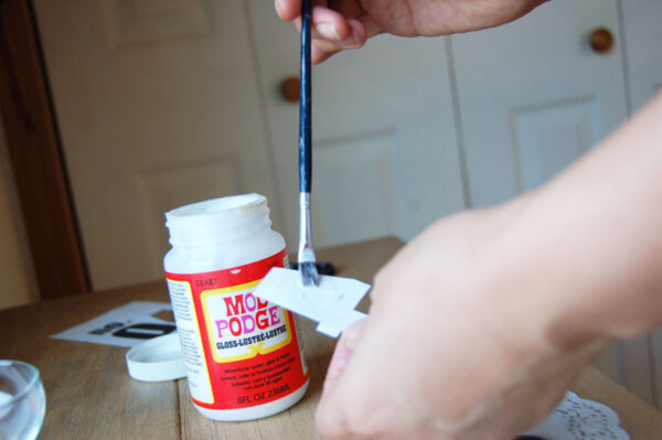 モットポッジでガラス皿のリメイク