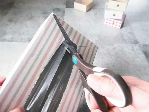 ティッシュの空き箱工作