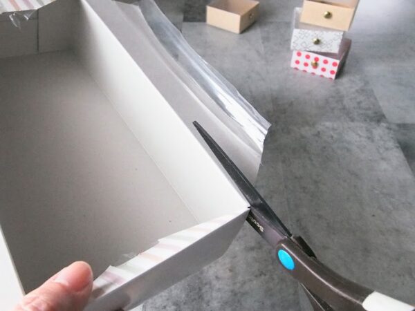 ティッシュの空き箱工作