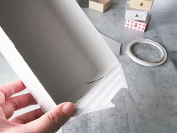 ティッシュの空き箱工作