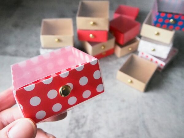 ティッシュの空き箱工作