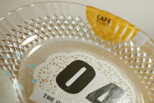 モットポッジでガラス皿のリメイク