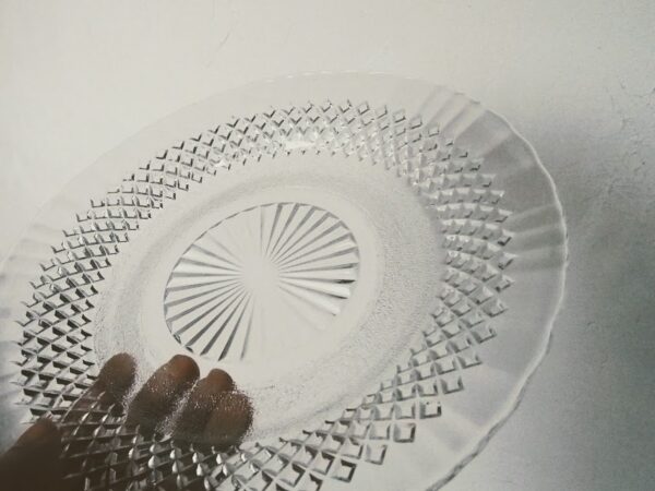 モットポッジでガラス皿のリメイク