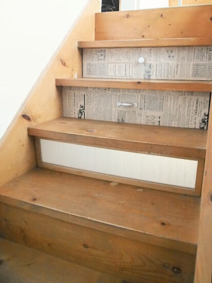 階段に引き出しを作って収納スペースに