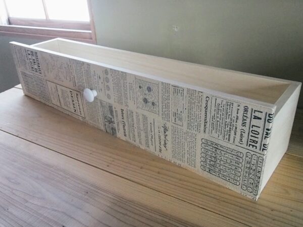 階段に引き出しを作って収納スペースに