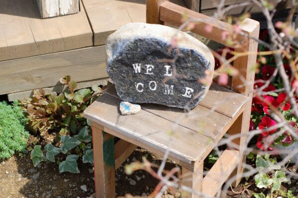 庭から出てきた石の活用