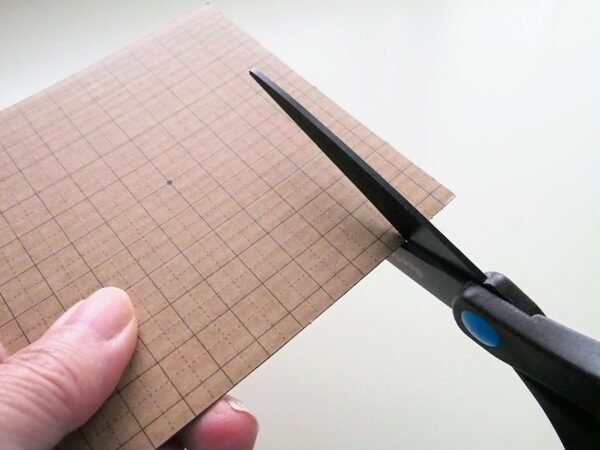 100均の目盛付き段ボールで工作
