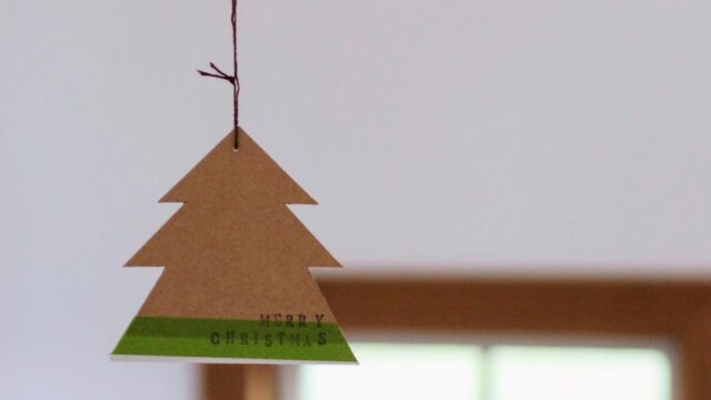 厚紙で作るクリスマスオーナメント