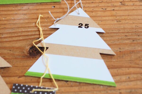 厚紙で作るクリスマスオーナメント